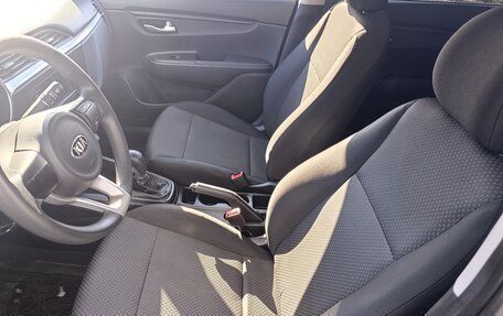 KIA Rio IV, 2021 год, 1 399 000 рублей, 10 фотография