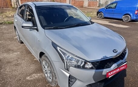 KIA Rio IV, 2021 год, 1 399 000 рублей, 2 фотография