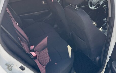 KIA Rio III рестайлинг, 2015 год, 880 000 рублей, 27 фотография