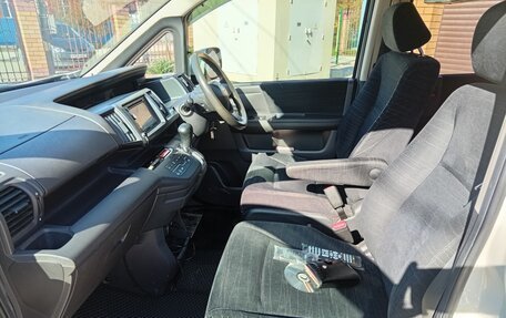 Honda Stepwgn IV, 2010 год, 1 380 000 рублей, 12 фотография