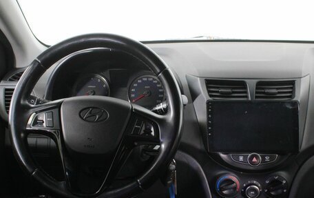 Hyundai Solaris II рестайлинг, 2015 год, 990 000 рублей, 14 фотография