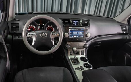 Toyota Highlander III, 2012 год, 2 139 000 рублей, 6 фотография