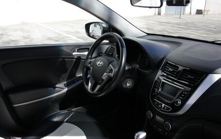 Hyundai Solaris II рестайлинг, 2016 год, 1 360 000 рублей, 19 фотография