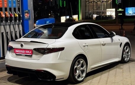 Alfa Romeo Giulia II, 2019 год, 4 490 000 рублей, 6 фотография