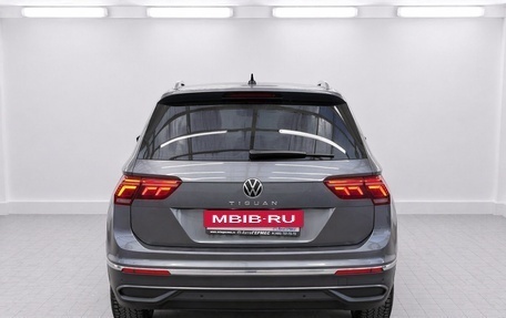 Volkswagen Tiguan II, 2021 год, 3 000 000 рублей, 3 фотография