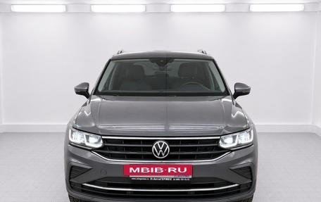 Volkswagen Tiguan II, 2021 год, 3 000 000 рублей, 2 фотография