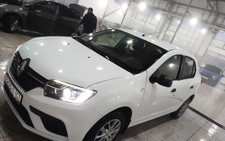 Renault Logan II, 2020 год, 999 999 рублей, 2 фотография