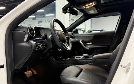 Mercedes-Benz A-Класс, 2022 год, 1 350 888 рублей, 10 фотография