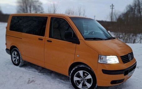 Volkswagen Transporter T5 рестайлинг, 2008 год, 995 000 рублей, 1 фотография