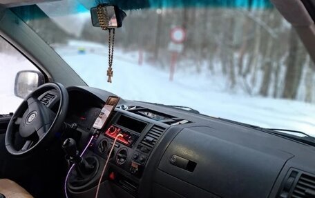 Volkswagen Transporter T5 рестайлинг, 2008 год, 995 000 рублей, 6 фотография