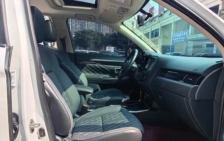 Mitsubishi Outlander III рестайлинг 3, 2022 год, 2 204 000 рублей, 12 фотография