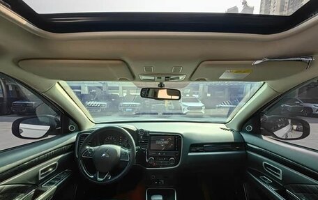 Mitsubishi Outlander III рестайлинг 3, 2022 год, 2 204 000 рублей, 9 фотография