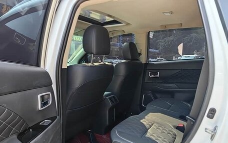 Mitsubishi Outlander III рестайлинг 3, 2022 год, 2 204 000 рублей, 11 фотография