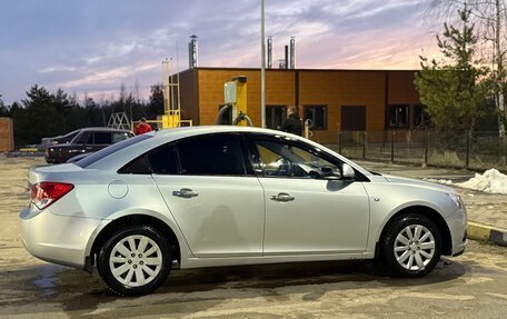 Chevrolet Cruze II, 2010 год, 670 000 рублей, 6 фотография