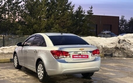 Chevrolet Cruze II, 2010 год, 670 000 рублей, 9 фотография