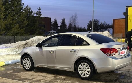 Chevrolet Cruze II, 2010 год, 670 000 рублей, 12 фотография