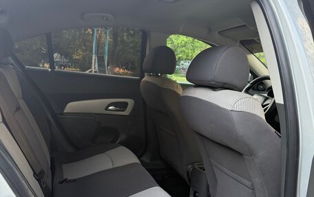 Chevrolet Cruze II, 2010 год, 670 000 рублей, 15 фотография