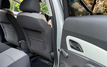 Chevrolet Cruze II, 2010 год, 670 000 рублей, 18 фотография