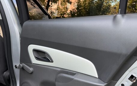 Chevrolet Cruze II, 2010 год, 670 000 рублей, 19 фотография