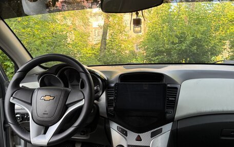 Chevrolet Cruze II, 2010 год, 670 000 рублей, 24 фотография