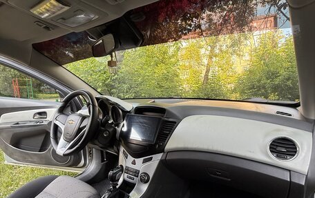 Chevrolet Cruze II, 2010 год, 670 000 рублей, 26 фотография