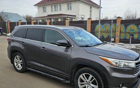 Toyota Highlander III, 2014 год, 2 920 000 рублей, 2 фотография