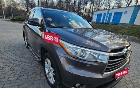 Toyota Highlander III, 2014 год, 2 920 000 рублей, 3 фотография