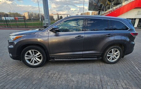 Toyota Highlander III, 2014 год, 2 920 000 рублей, 5 фотография