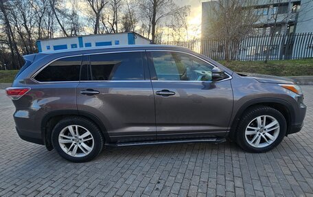 Toyota Highlander III, 2014 год, 2 920 000 рублей, 7 фотография