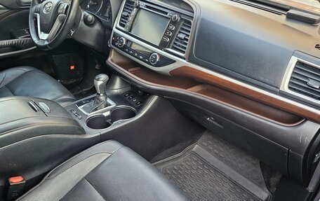 Toyota Highlander III, 2014 год, 2 920 000 рублей, 14 фотография