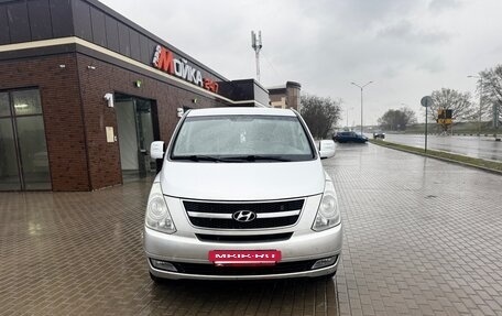 Hyundai Grand Starex Grand Starex I рестайлинг 2, 2008 год, 1 050 000 рублей, 2 фотография