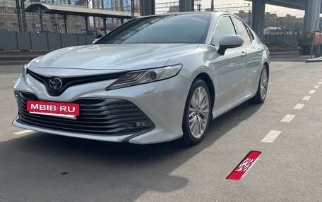 Toyota Camry, 2018 год, 2 530 000 рублей, 2 фотография