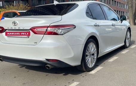 Toyota Camry, 2018 год, 2 530 000 рублей, 4 фотография