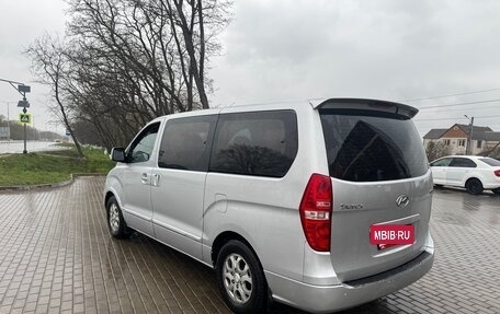 Hyundai Grand Starex Grand Starex I рестайлинг 2, 2008 год, 1 050 000 рублей, 4 фотография