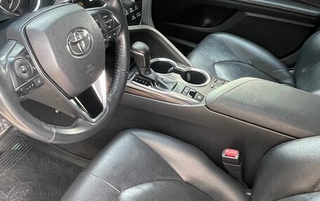 Toyota Camry, 2018 год, 2 530 000 рублей, 7 фотография