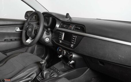 KIA Rio IV, 2018 год, 1 100 000 рублей, 7 фотография