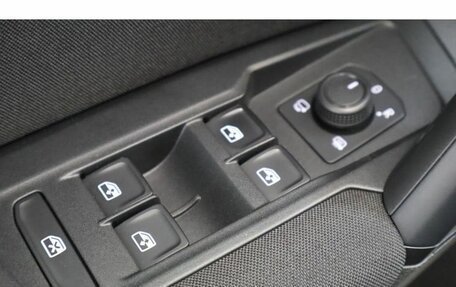 Volkswagen Tiguan II, 2020 год, 2 529 000 рублей, 13 фотография