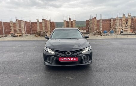 Toyota Camry, 2019 год, 2 000 000 рублей, 2 фотография