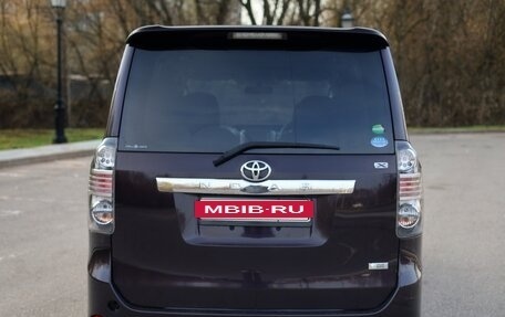 Toyota Noah III, 2013 год, 1 450 000 рублей, 6 фотография