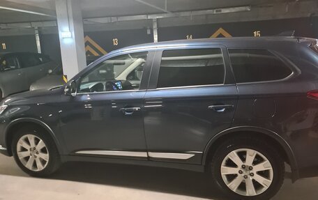 Mitsubishi Outlander III рестайлинг 3, 2018 год, 2 350 000 рублей, 2 фотография