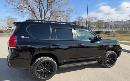 Toyota Land Cruiser Prado 150 рестайлинг 2, 2022 год, 6 650 000 рублей, 5 фотография