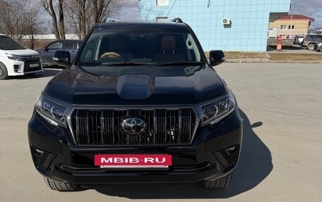 Toyota Land Cruiser Prado 150 рестайлинг 2, 2022 год, 6 650 000 рублей, 3 фотография