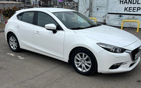 Mazda 3, 2018 год, 1 900 000 рублей, 2 фотография