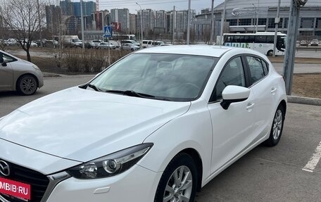 Mazda 3, 2018 год, 1 900 000 рублей, 3 фотография