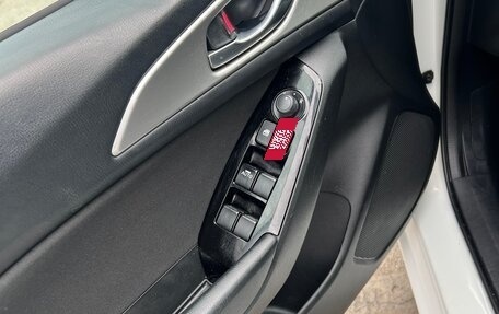 Mazda 3, 2018 год, 1 900 000 рублей, 13 фотография