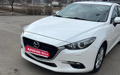 Mazda 3, 2018 год, 1 900 000 рублей, 10 фотография