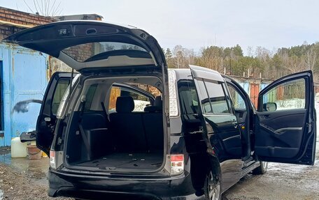 Toyota ISis I, 2011 год, 1 300 000 рублей, 3 фотография