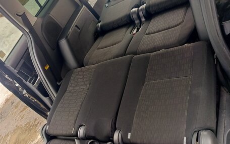 Toyota ISis I, 2011 год, 1 300 000 рублей, 19 фотография