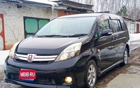 Toyota ISis I, 2011 год, 1 300 000 рублей, 15 фотография