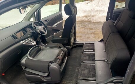 Toyota ISis I, 2011 год, 1 300 000 рублей, 22 фотография